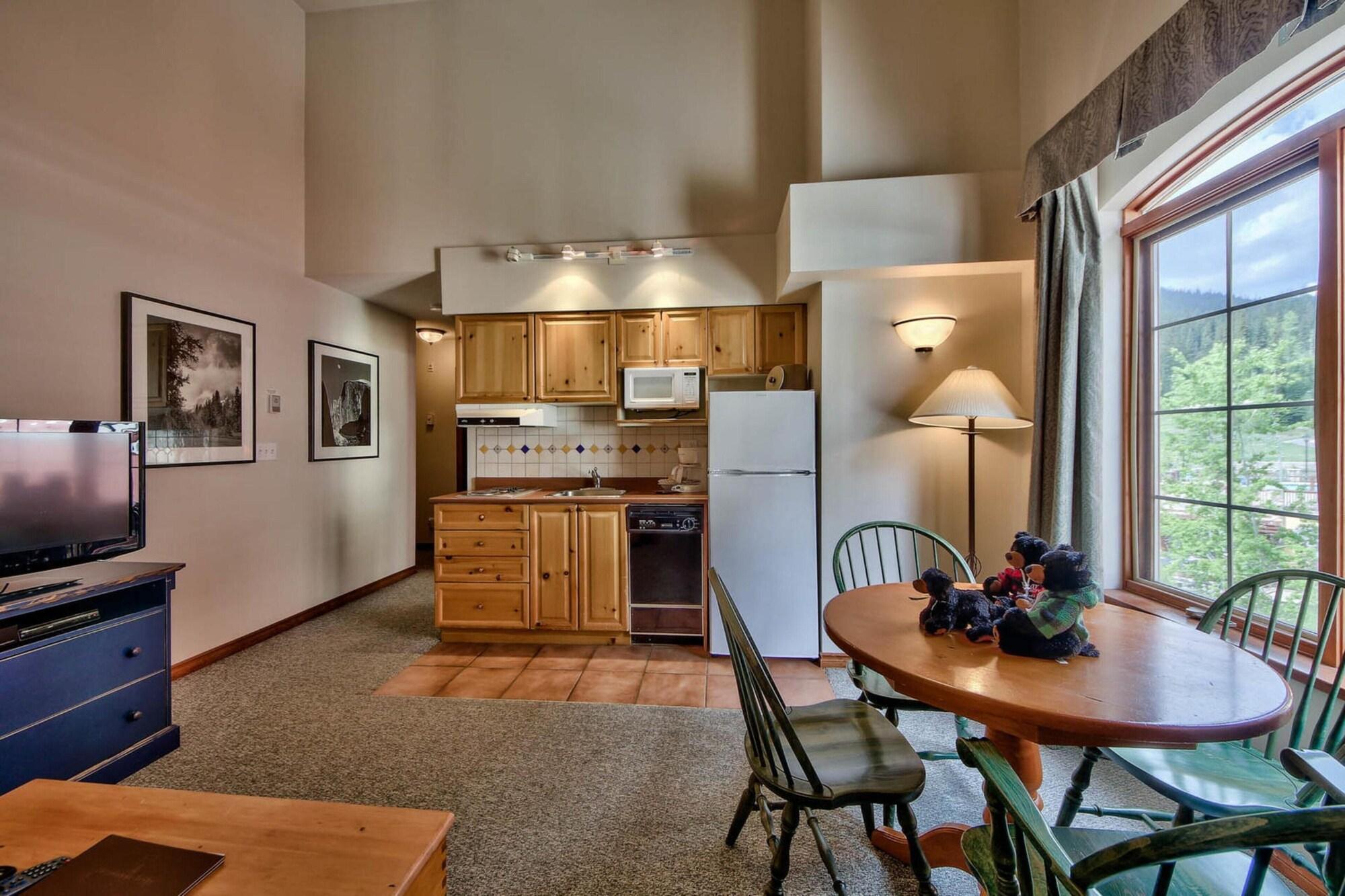 Hearthstone Lodge Sun Peaks Ngoại thất bức ảnh