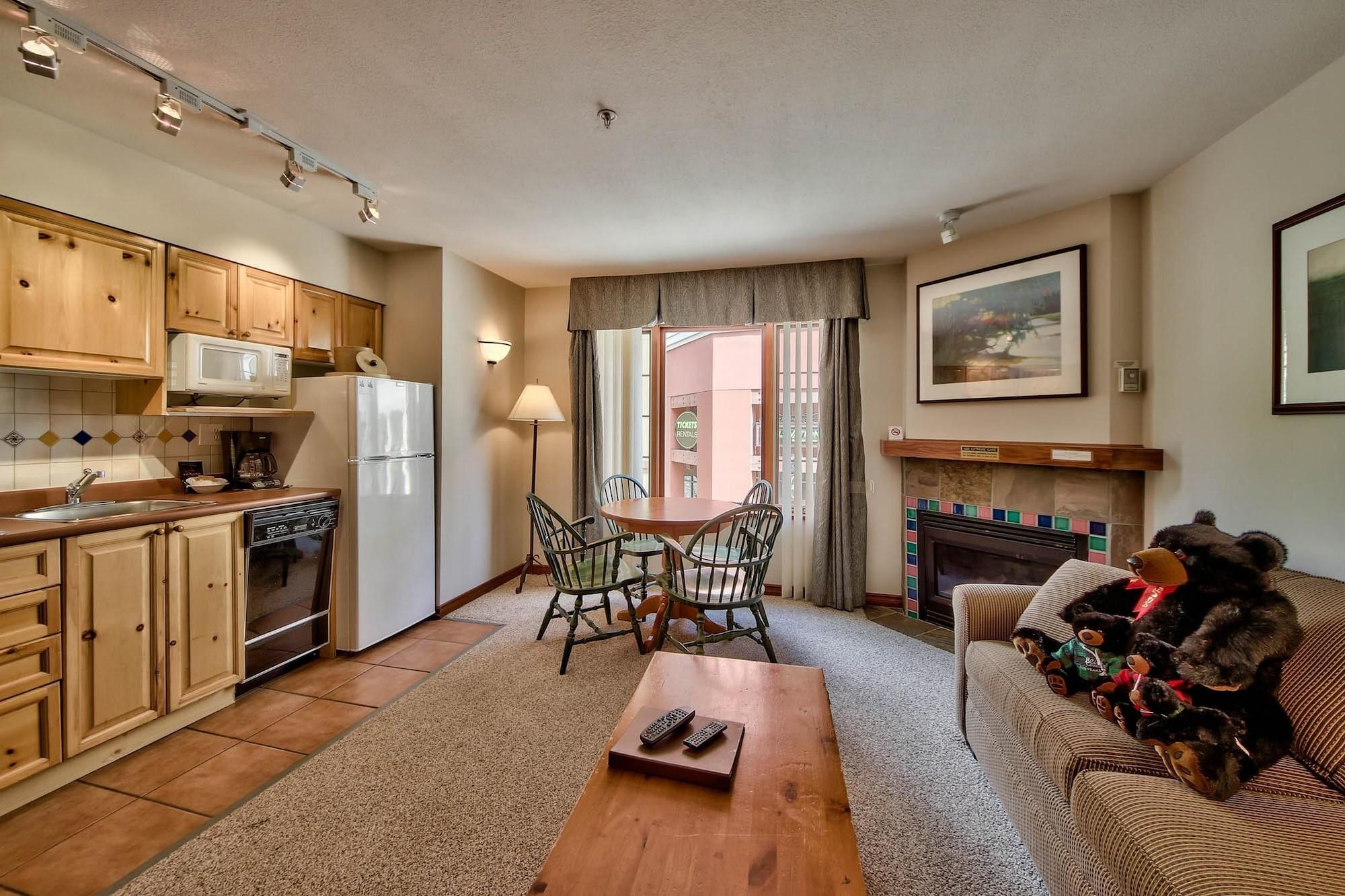 Hearthstone Lodge Sun Peaks Ngoại thất bức ảnh