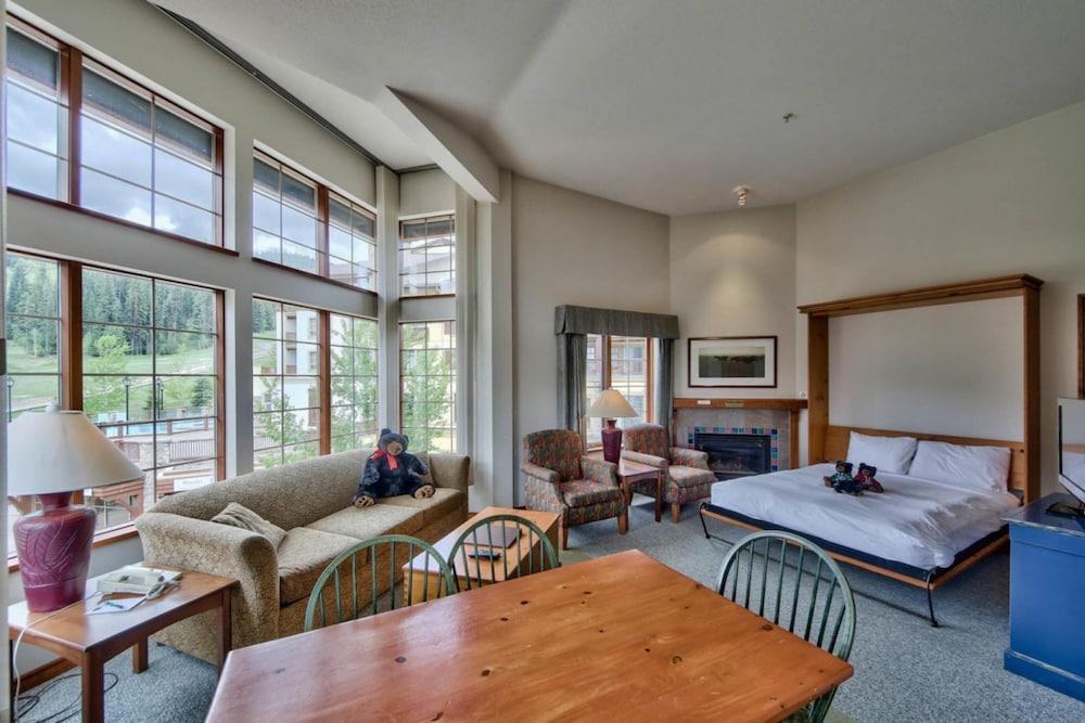 Hearthstone Lodge Sun Peaks Ngoại thất bức ảnh